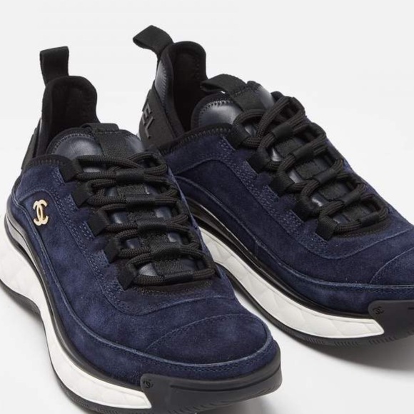 Chanel
Chanel Blue Suede CC Low Top Sneakers 39,5 - Picture 3 of 11